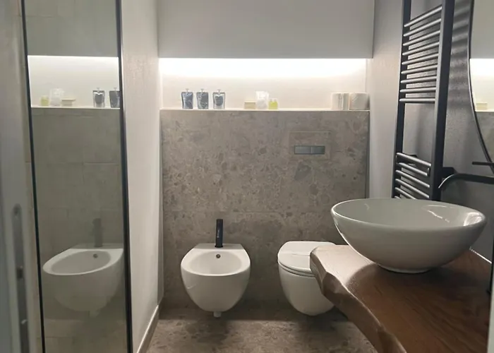Nicole Apartman *